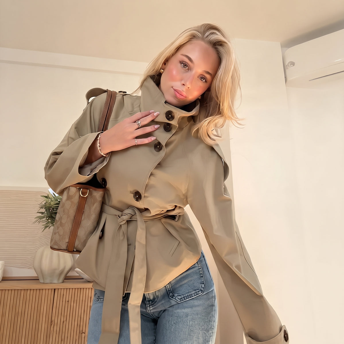 Manteau trench à double boutonnage à col montant