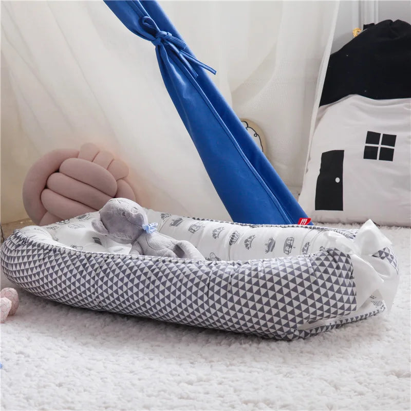 Lit nid pour bébé avec oreiller 85x50cm