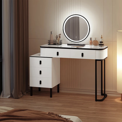 Coiffeuse en laqué blanc à 5 tiroirs